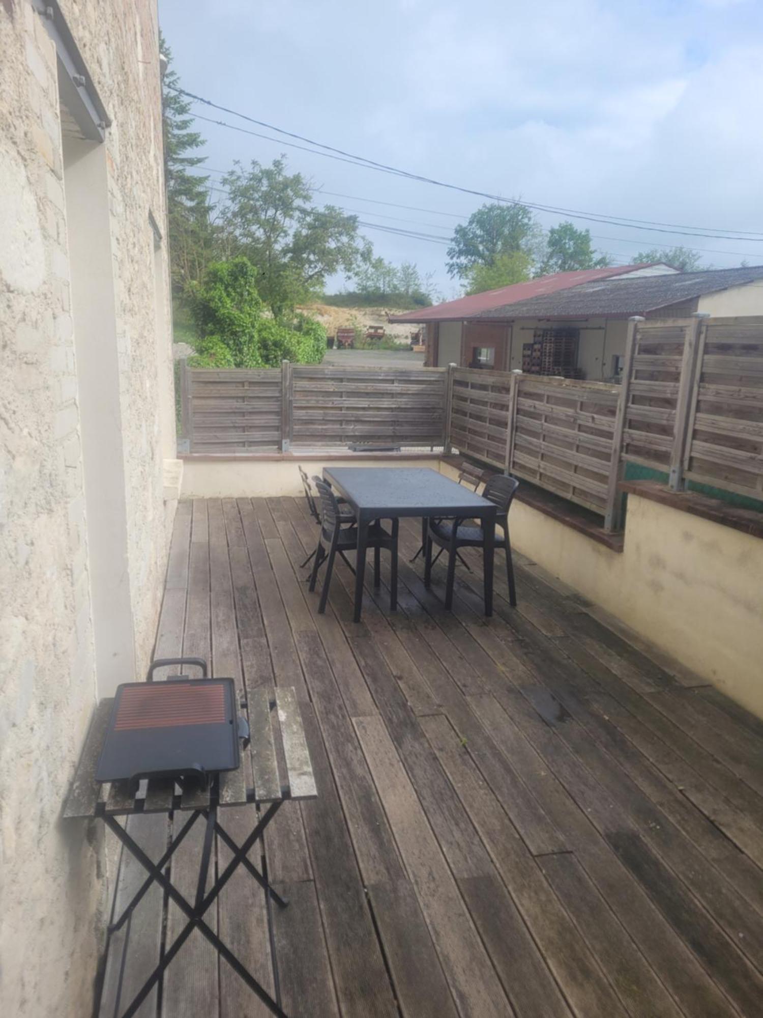 Appartement Cosy Dans Beau Village De Champagne Cormicy Kültér fotó